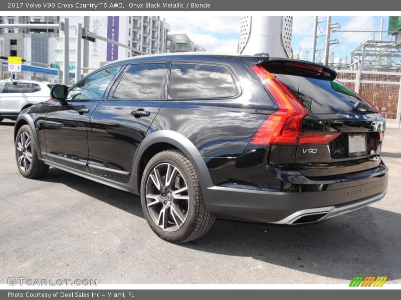  2017 V90 Cross Country T6 AWD Onyx Black Metallic