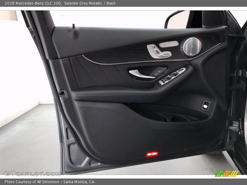 Selenite Grey Metallic / Black 2018 Mercedes-Benz GLC 300