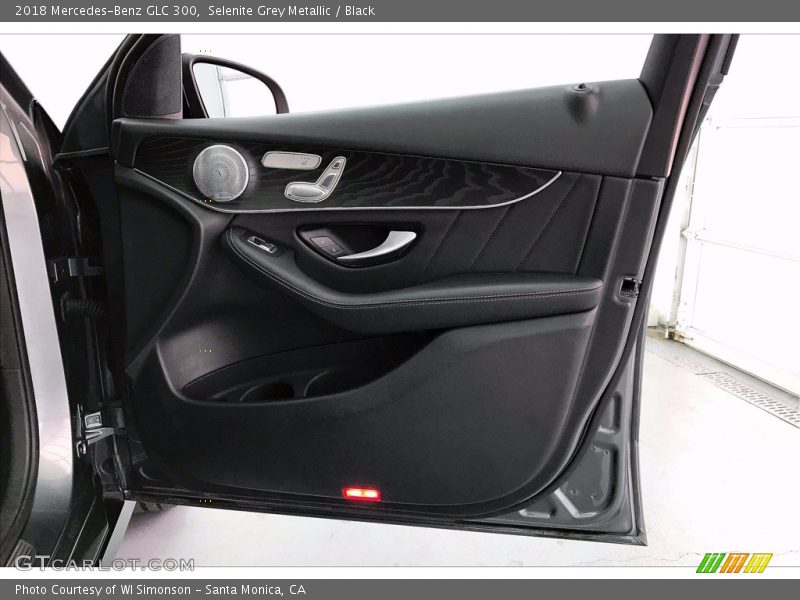 Selenite Grey Metallic / Black 2018 Mercedes-Benz GLC 300