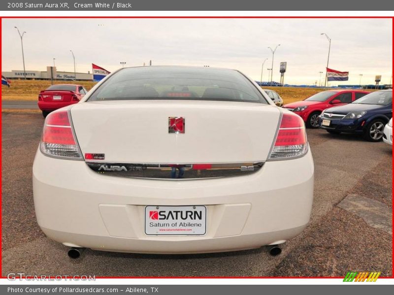 Cream White / Black 2008 Saturn Aura XR