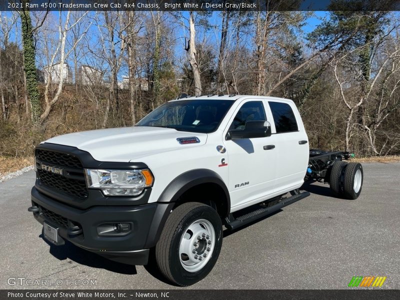 Front 3/4 View of 2021 4500 Tradesman Crew Cab 4x4 Chassis