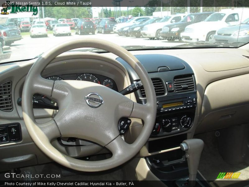 Cloud White / Taupe 2005 Nissan Sentra 1.8 S