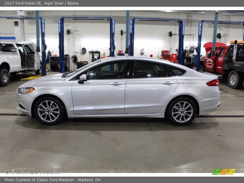 Ingot Silver / Ebony 2017 Ford Fusion SE