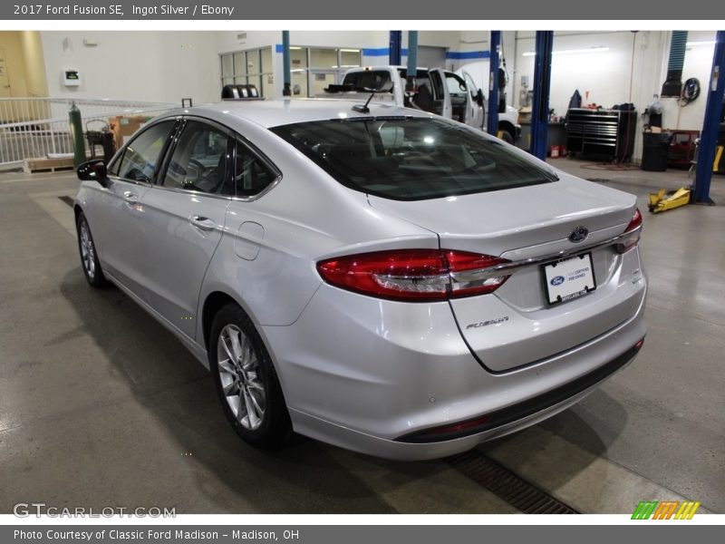 Ingot Silver / Ebony 2017 Ford Fusion SE