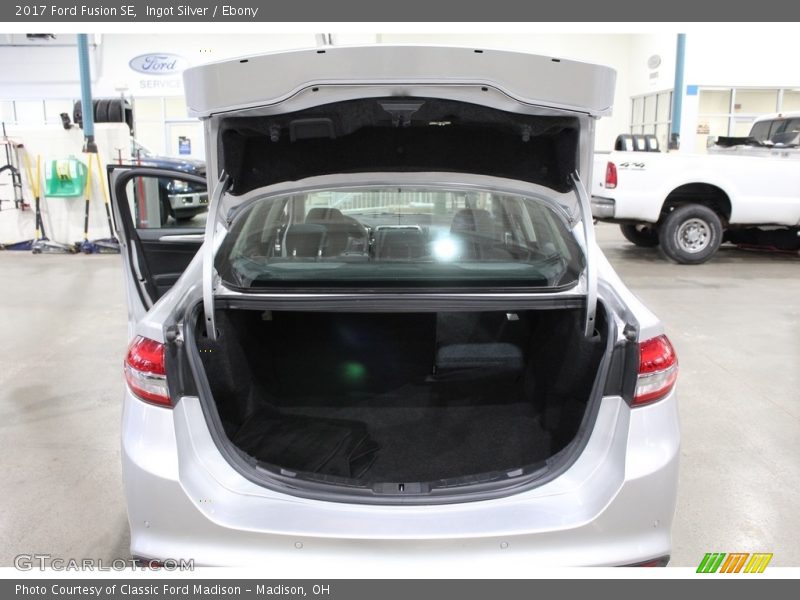 Ingot Silver / Ebony 2017 Ford Fusion SE