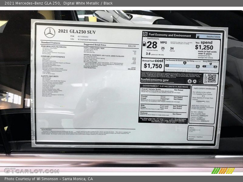 Digital White Metallic / Black 2021 Mercedes-Benz GLA 250
