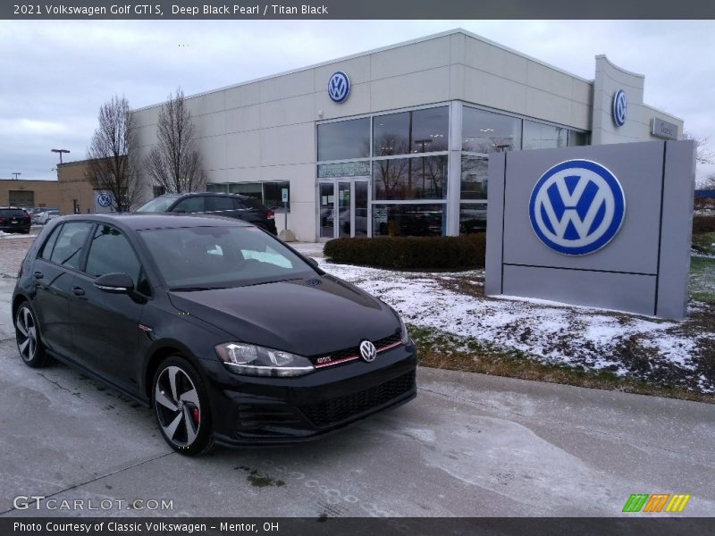 Front 3/4 View of 2021 Golf GTI S
