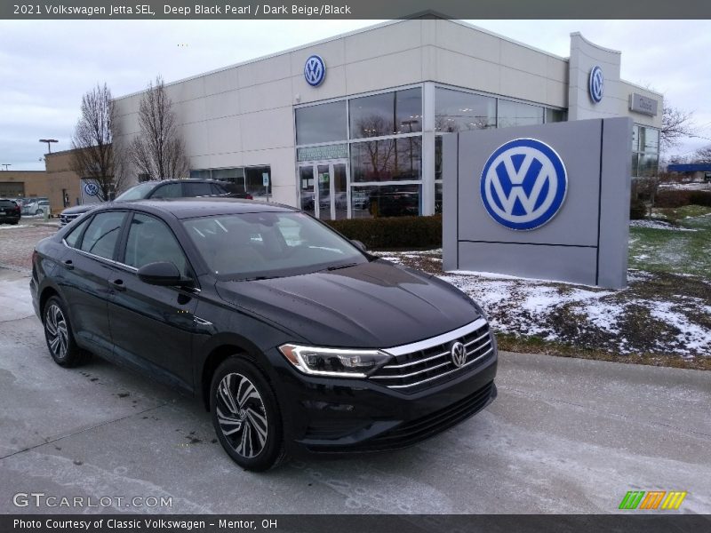 Front 3/4 View of 2021 Jetta SEL
