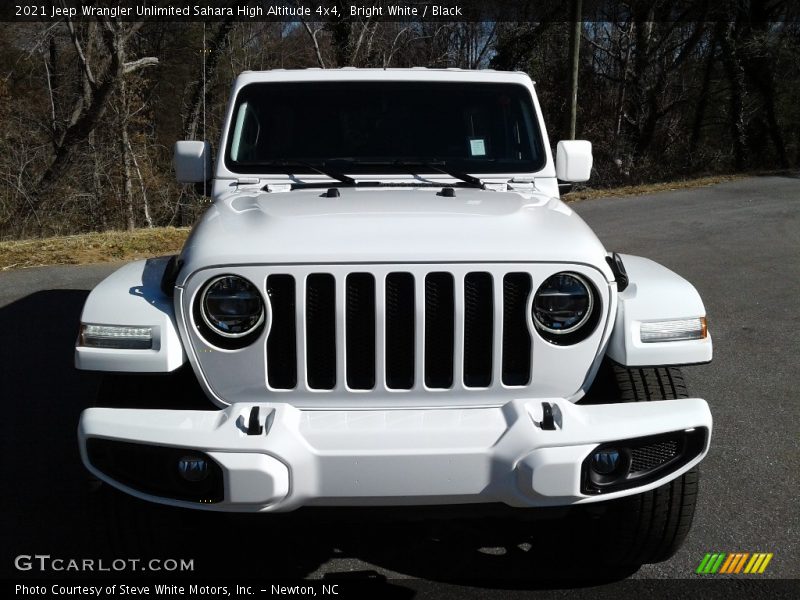 Bright White / Black 2021 Jeep Wrangler Unlimited Sahara High Altitude 4x4