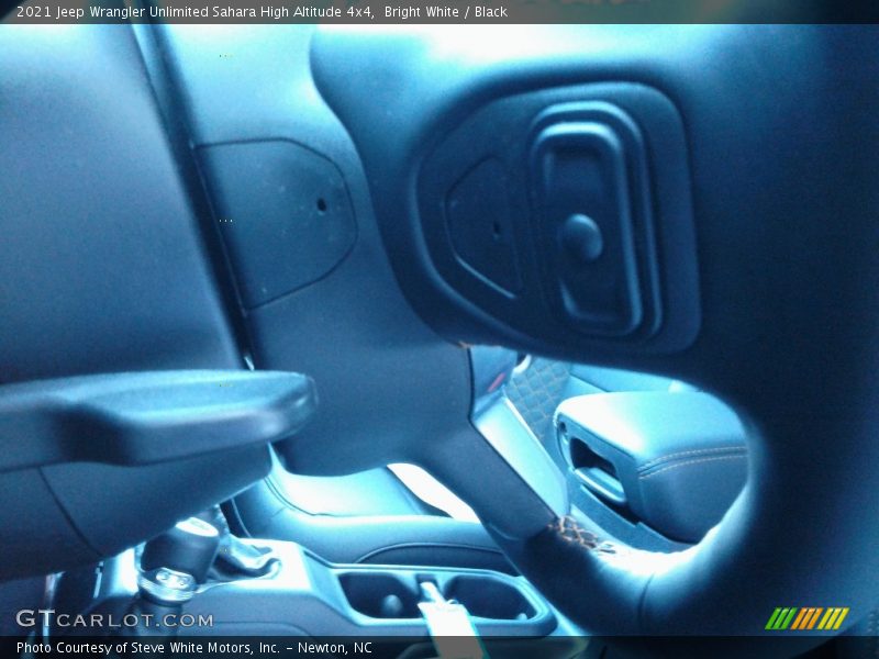 Bright White / Black 2021 Jeep Wrangler Unlimited Sahara High Altitude 4x4