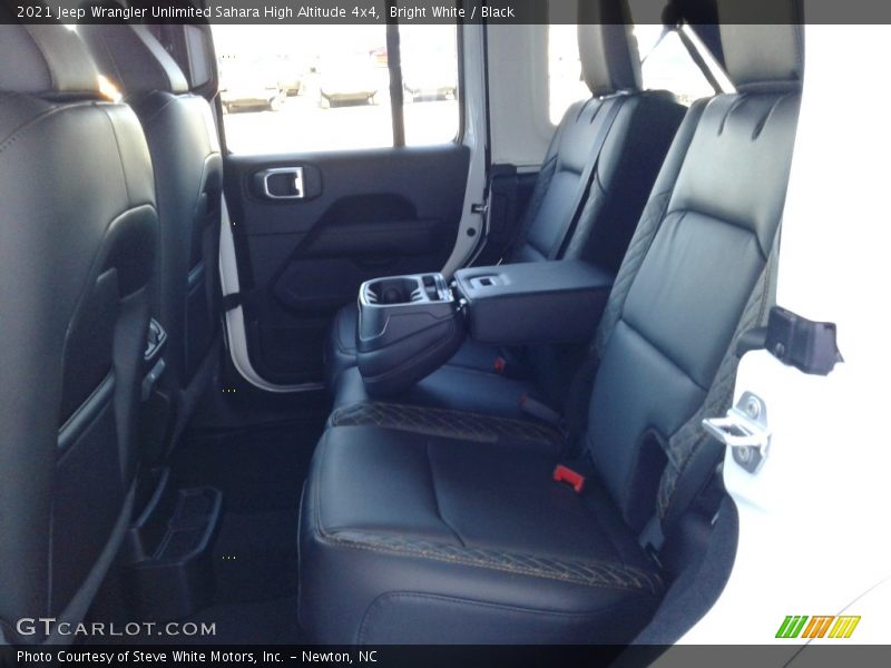 Bright White / Black 2021 Jeep Wrangler Unlimited Sahara High Altitude 4x4