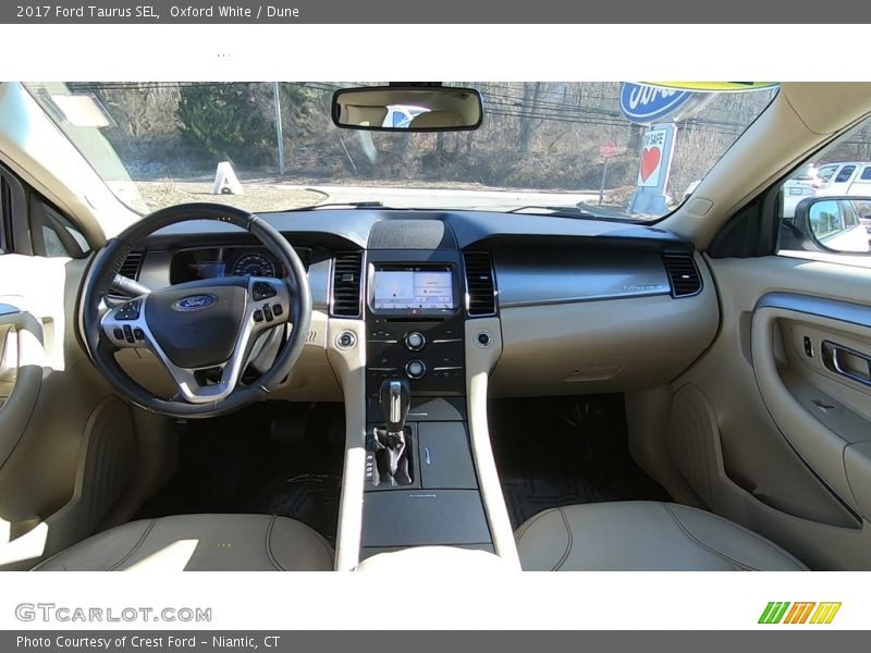 Oxford White / Dune 2017 Ford Taurus SEL