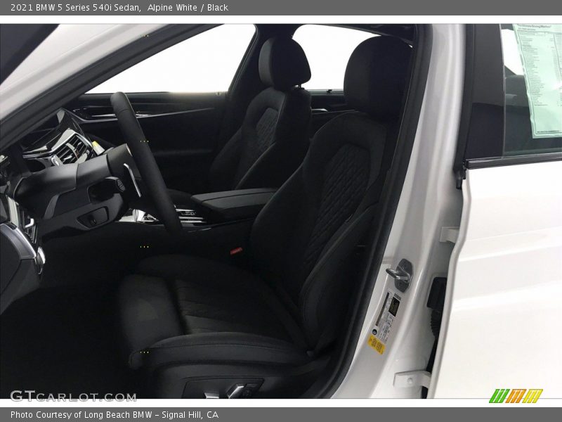 Alpine White / Black 2021 BMW 5 Series 540i Sedan