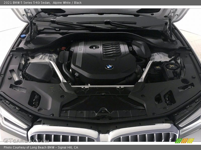 Alpine White / Black 2021 BMW 5 Series 540i Sedan