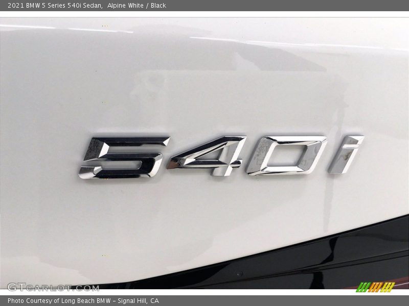 Alpine White / Black 2021 BMW 5 Series 540i Sedan