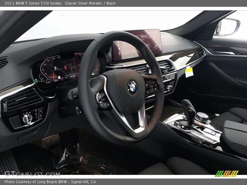 Glacier Silver Metallic / Black 2021 BMW 5 Series 530i Sedan