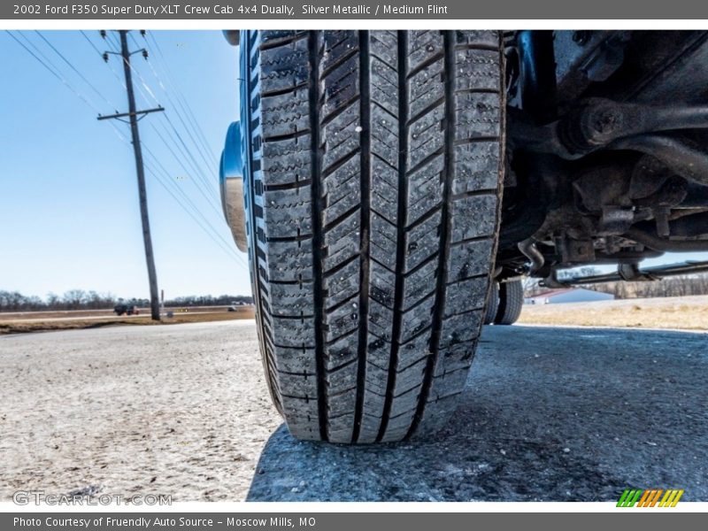 Silver Metallic / Medium Flint 2002 Ford F350 Super Duty XLT Crew Cab 4x4 Dually