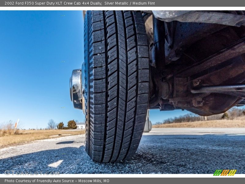 Silver Metallic / Medium Flint 2002 Ford F350 Super Duty XLT Crew Cab 4x4 Dually