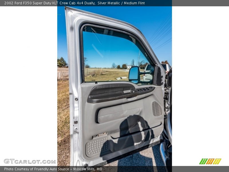 Silver Metallic / Medium Flint 2002 Ford F350 Super Duty XLT Crew Cab 4x4 Dually
