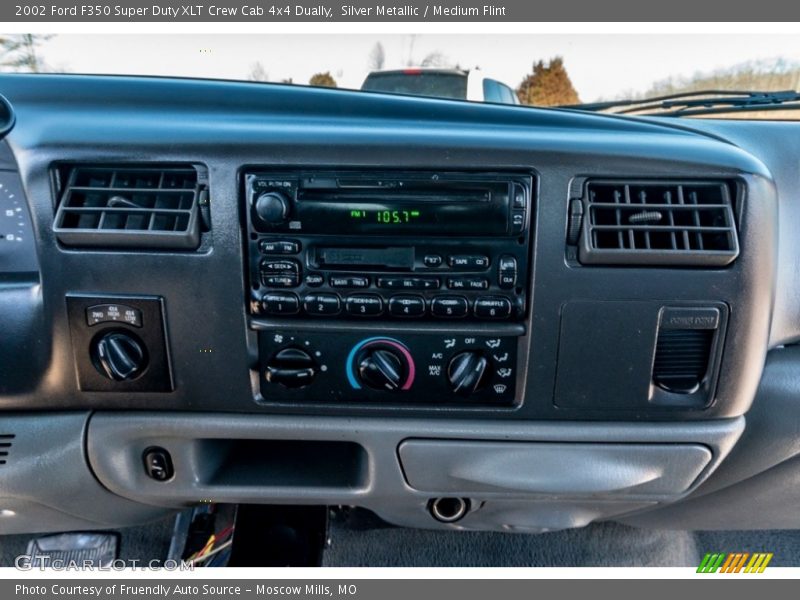 Controls of 2002 F350 Super Duty XLT Crew Cab 4x4 Dually