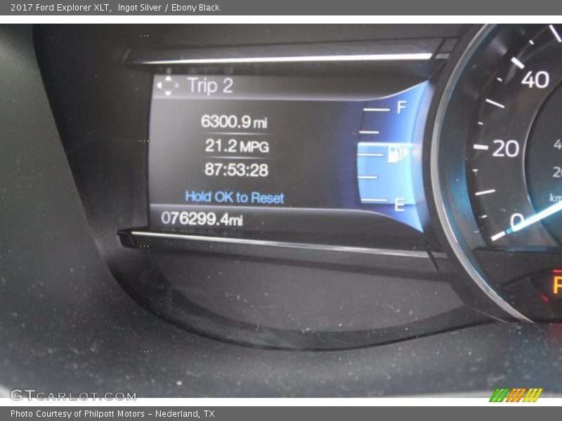 Ingot Silver / Ebony Black 2017 Ford Explorer XLT