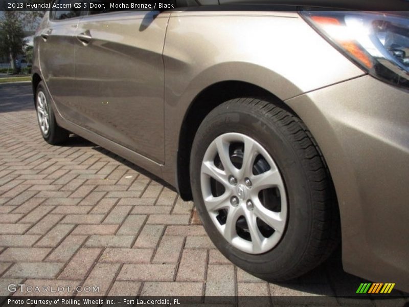 Mocha Bronze / Black 2013 Hyundai Accent GS 5 Door