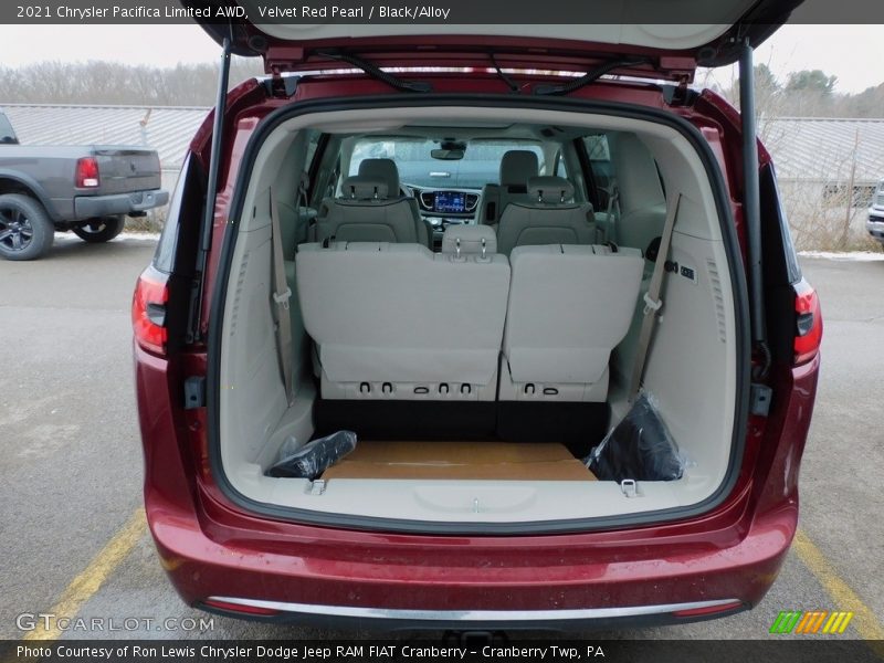 Velvet Red Pearl / Black/Alloy 2021 Chrysler Pacifica Limited AWD