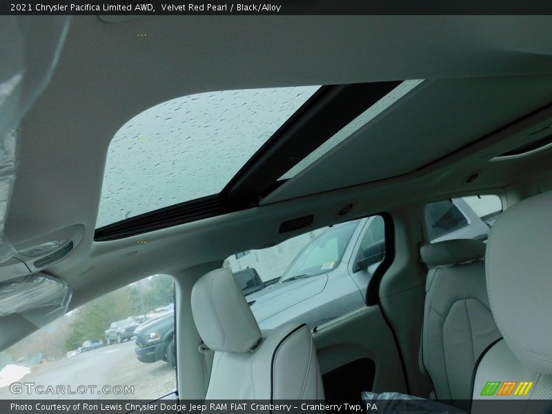 Velvet Red Pearl / Black/Alloy 2021 Chrysler Pacifica Limited AWD