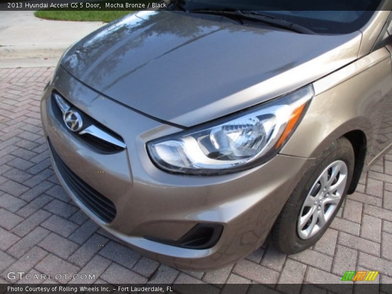 Mocha Bronze / Black 2013 Hyundai Accent GS 5 Door