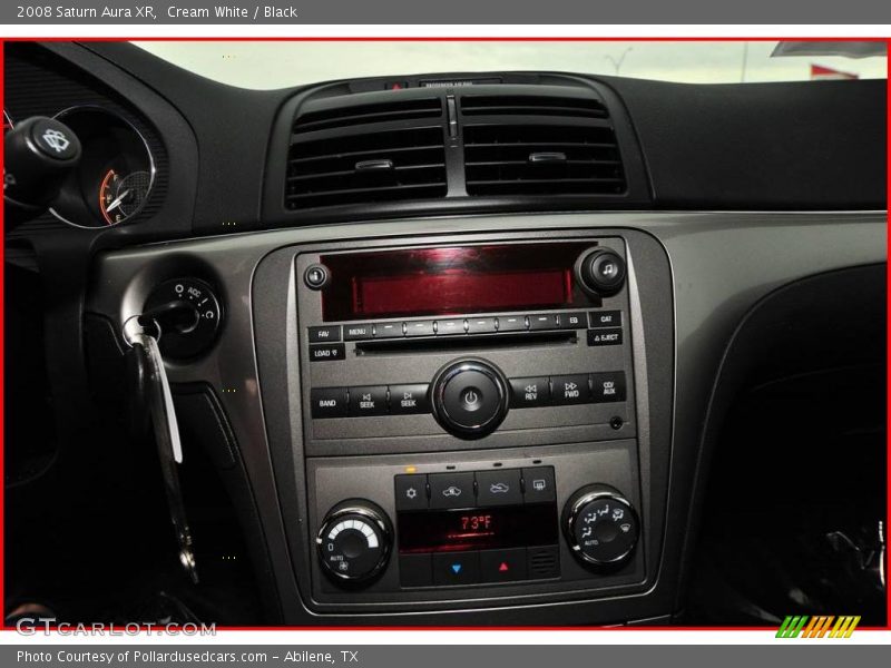 Cream White / Black 2008 Saturn Aura XR