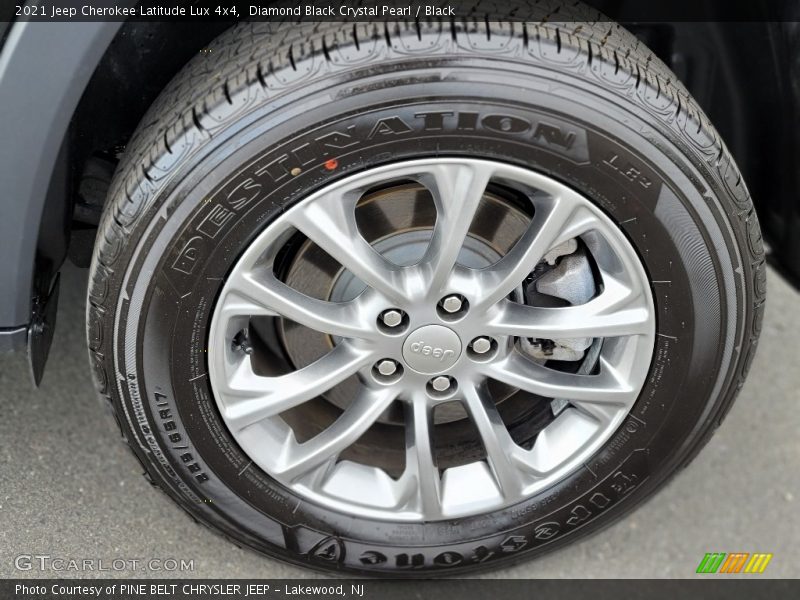  2021 Cherokee Latitude Lux 4x4 Wheel