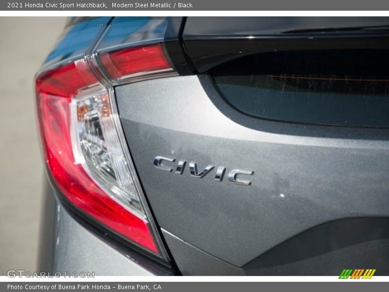 Modern Steel Metallic / Black 2021 Honda Civic Sport Hatchback