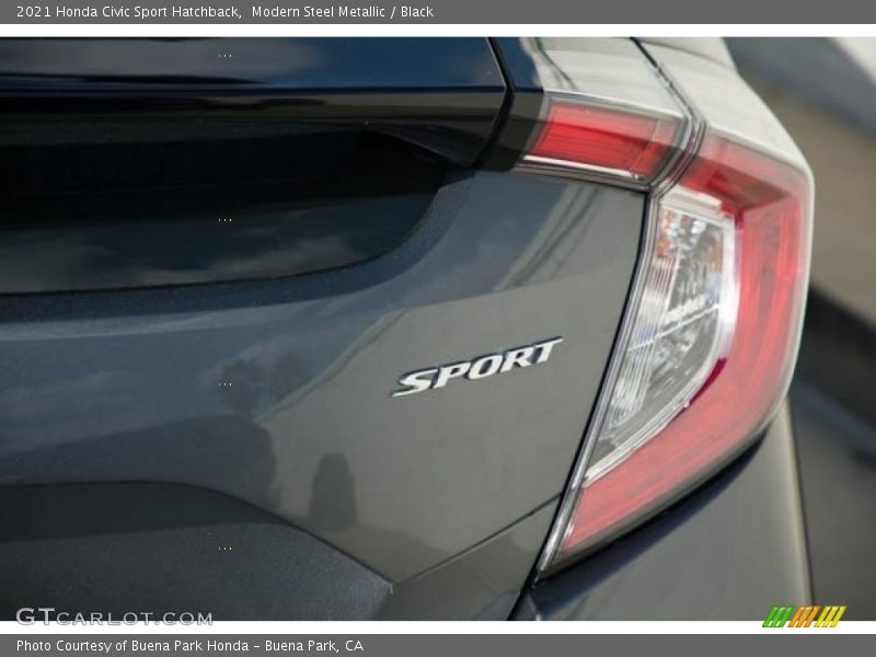 Modern Steel Metallic / Black 2021 Honda Civic Sport Hatchback