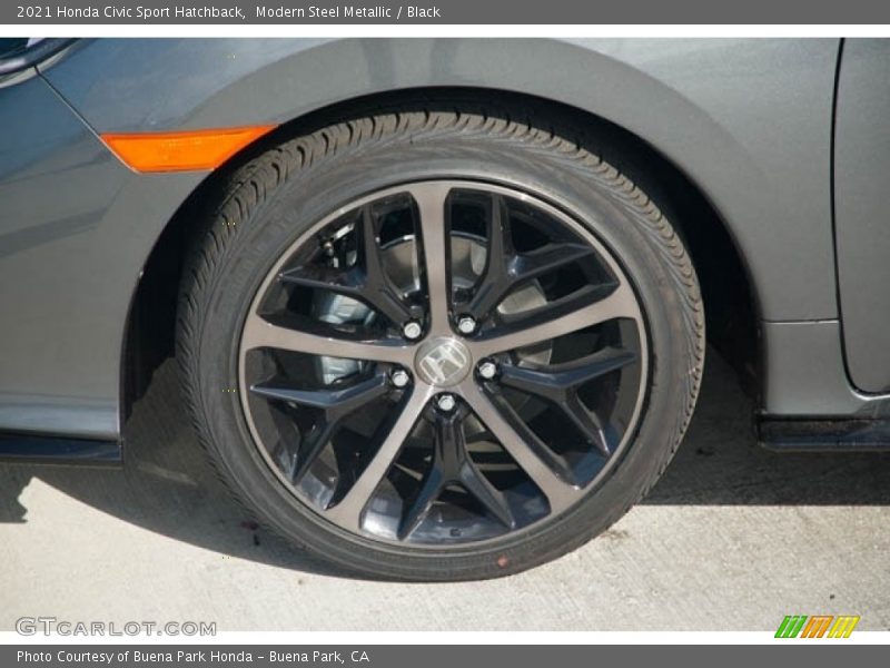 Modern Steel Metallic / Black 2021 Honda Civic Sport Hatchback