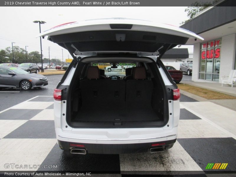 Pearl White / Jet Black/Loft Brown 2019 Chevrolet Traverse High Country AWD