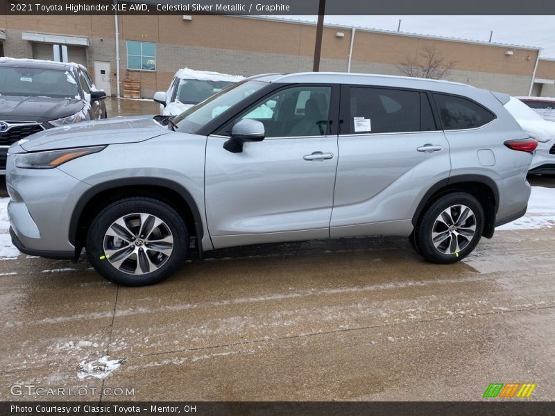 Celestial Silver Metallic / Graphite 2021 Toyota Highlander XLE AWD