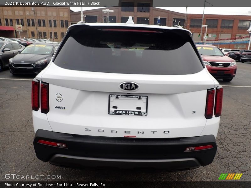 Glacial White Pearl / Black 2021 Kia Sorento S AWD