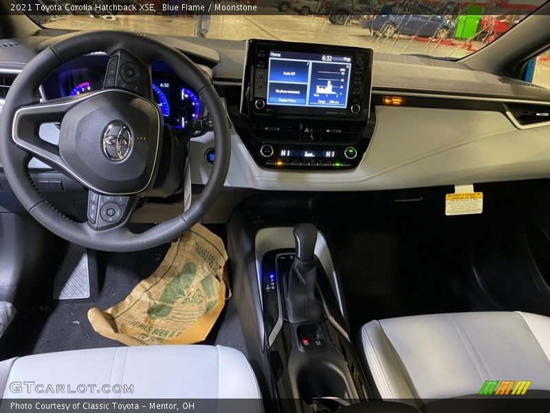 Blue Flame / Moonstone 2021 Toyota Corolla Hatchback XSE