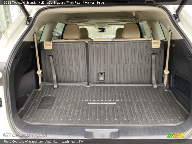 Blizzard White Pearl / Harvest Beige 2021 Toyota Highlander XLE AWD
