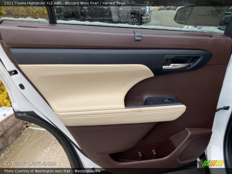 Blizzard White Pearl / Harvest Beige 2021 Toyota Highlander XLE AWD