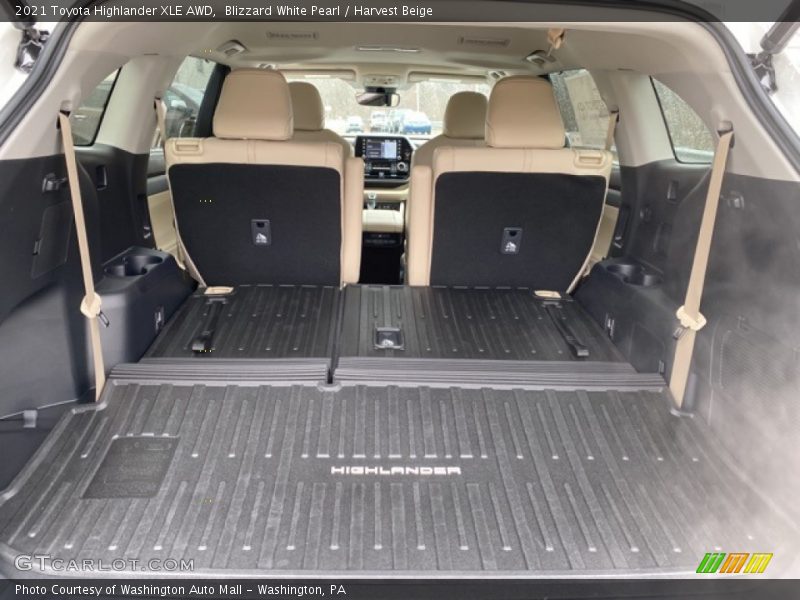 Blizzard White Pearl / Harvest Beige 2021 Toyota Highlander XLE AWD