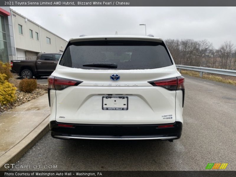Blizzard White Pearl / Chateau 2021 Toyota Sienna Limited AWD Hybrid