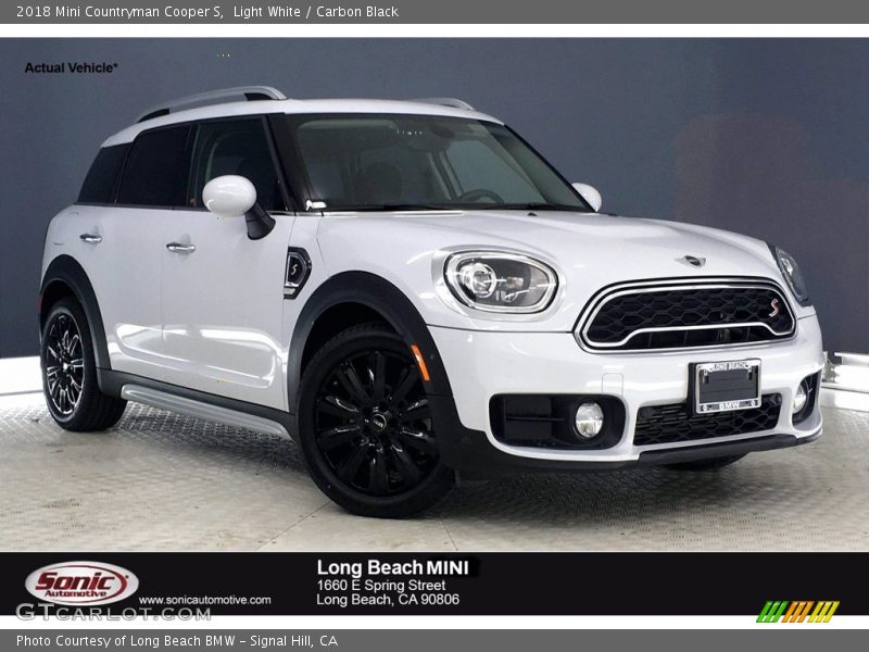 Light White / Carbon Black 2018 Mini Countryman Cooper S