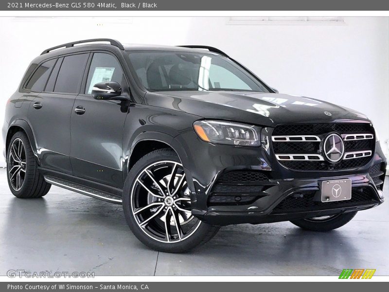 Front 3/4 View of 2021 GLS 580 4Matic