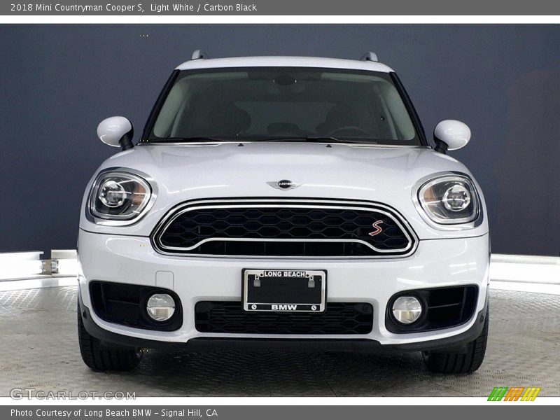 Light White / Carbon Black 2018 Mini Countryman Cooper S