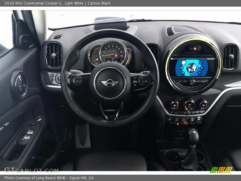 Light White / Carbon Black 2018 Mini Countryman Cooper S