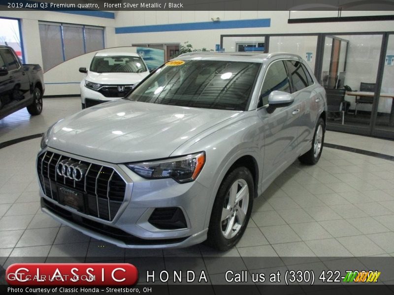 Florett Silver Metallic / Black 2019 Audi Q3 Premium quattro