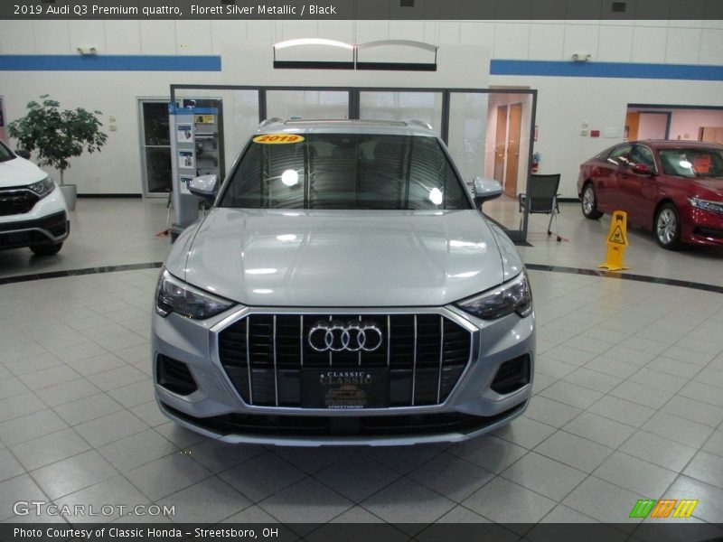Florett Silver Metallic / Black 2019 Audi Q3 Premium quattro