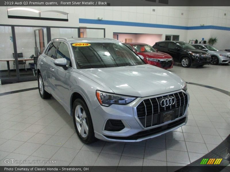 Florett Silver Metallic / Black 2019 Audi Q3 Premium quattro