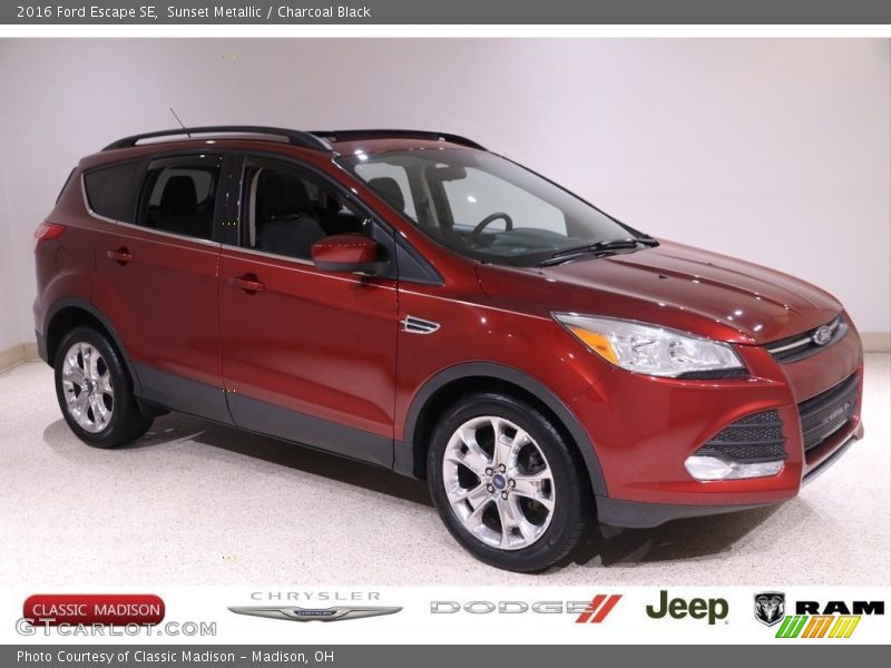 Sunset Metallic / Charcoal Black 2016 Ford Escape SE